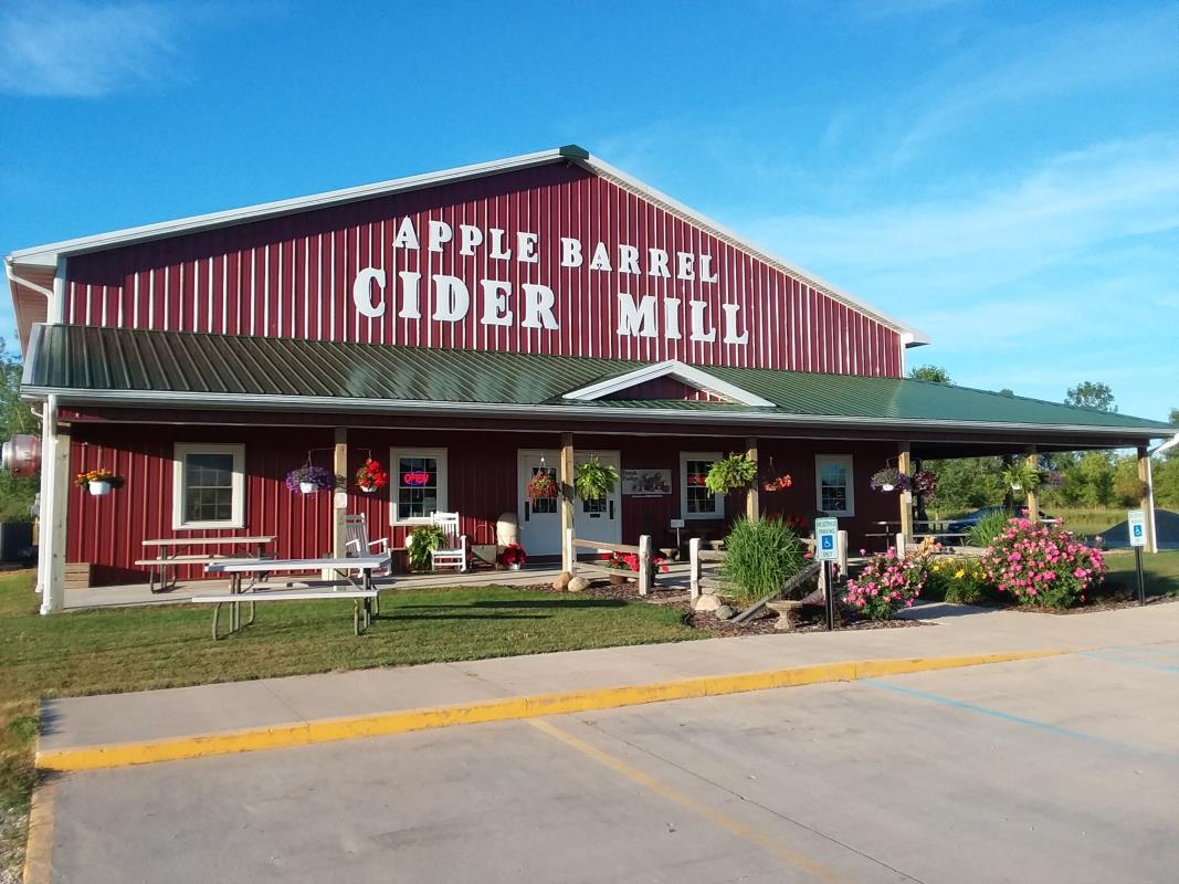Apple. Barrel Cider Mill