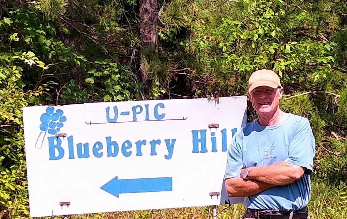 Harietta's Blueberry Hill U-Pick Farm Sign