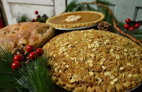 Leaman's Green Applebarn Holiday Pies