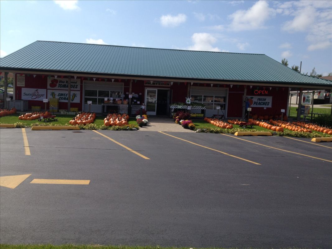 Rennhack Orchards  Market