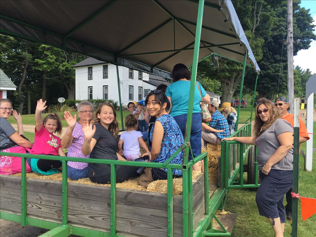 Verhage Fruit Farm hayride